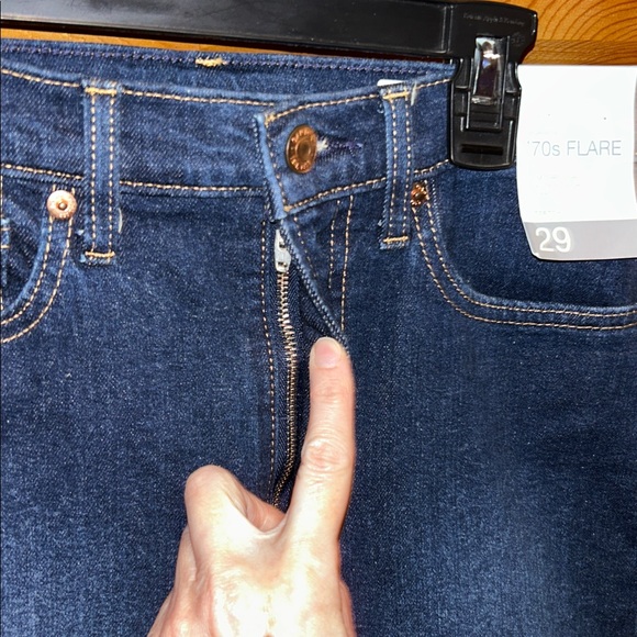 Gap NWT High Rise 70s Flare Jeans Size 29 Regular in Dark Wash - Picture 9 of 12